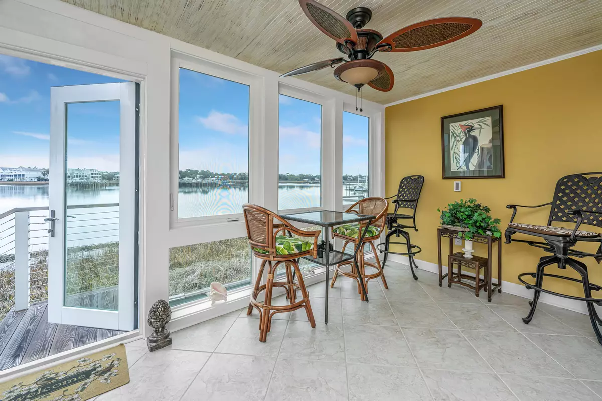 Folly Beach, SC 29439,25 Mariners Cay Dr