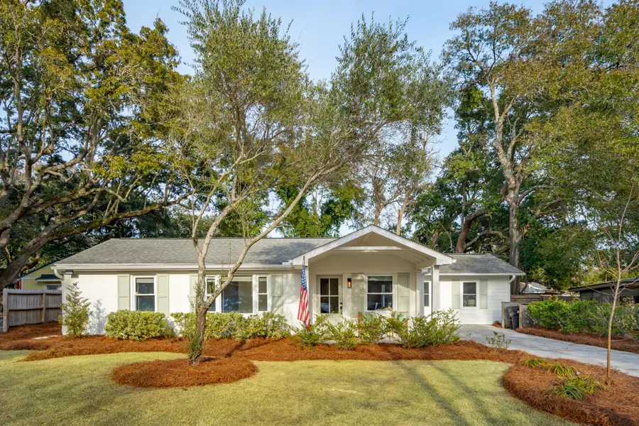 1448 Pocahontas St, Mount Pleasant, SC 29464