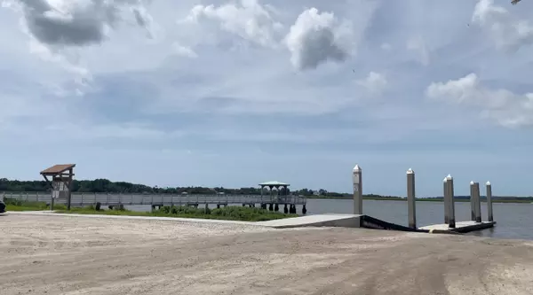 Wadmalaw Island, SC 29487,2476 N Rockland Ave