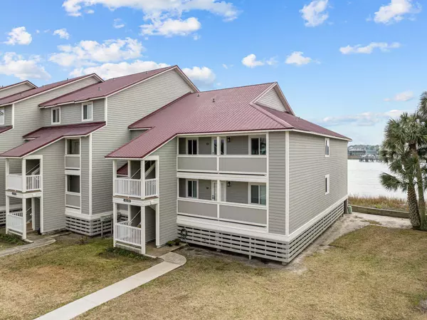 Folly Beach, SC 29439,48 Mariners Cay Dr