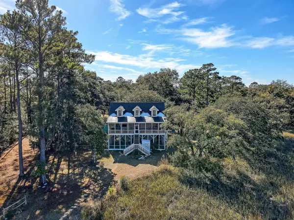 8934 Sandy Creek Rd, Edisto Island, SC 29438