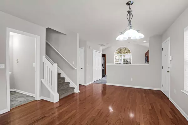 North Charleston, SC 29420,5211 Fernland Way