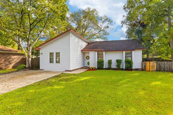 Summerville, SC 29486,109 Salem Ct