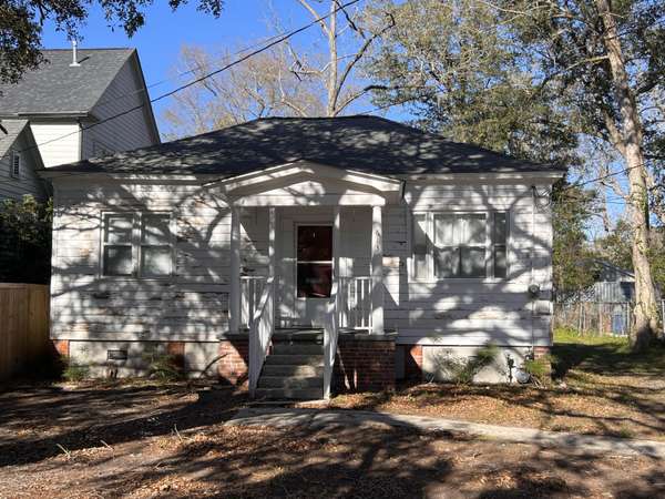 613 W 1st N St, Summerville, SC 29483