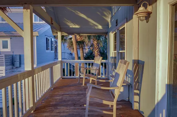 Folly Beach, SC 29439,403 W West Ashley Ave
