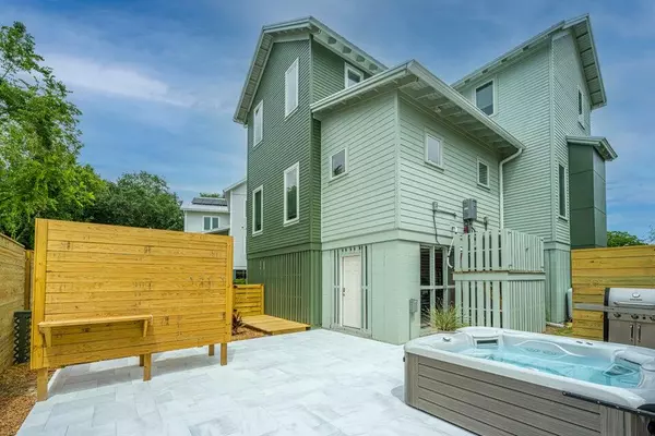 Mount Pleasant, SC 29464,776 Gate Post Dr