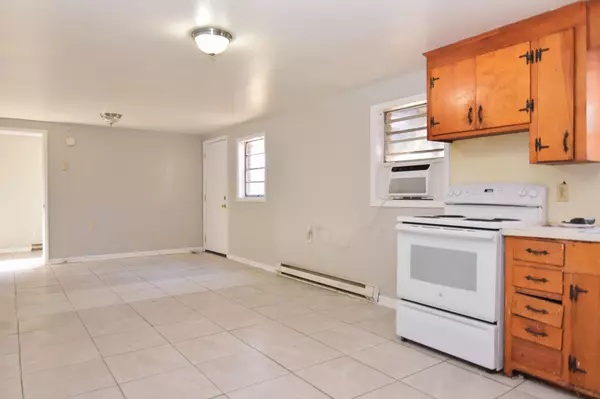 North Charleston, SC 29405,1920 Token St #A