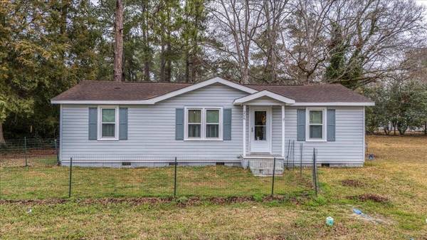 206 Dukes St, Saint George, SC 29477