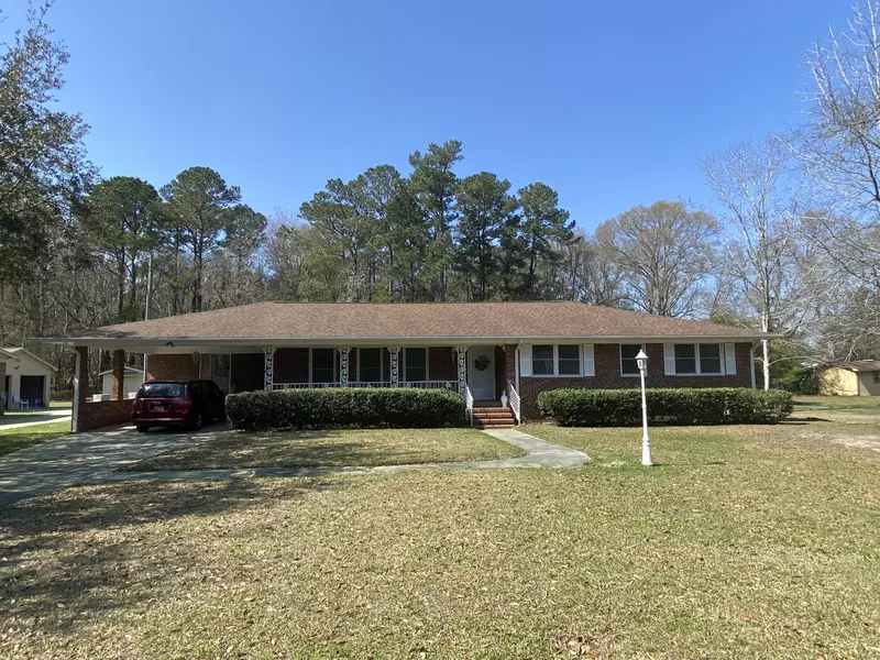 76 Brock St, Georgetown, SC 29440