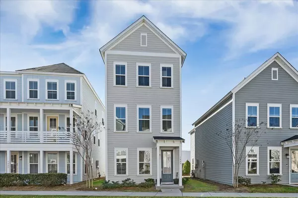 Discover Your Dream Home at 1669 Indy Dr, North Charleston, SC: A Modern Oasis in the Heart of Mixson Community