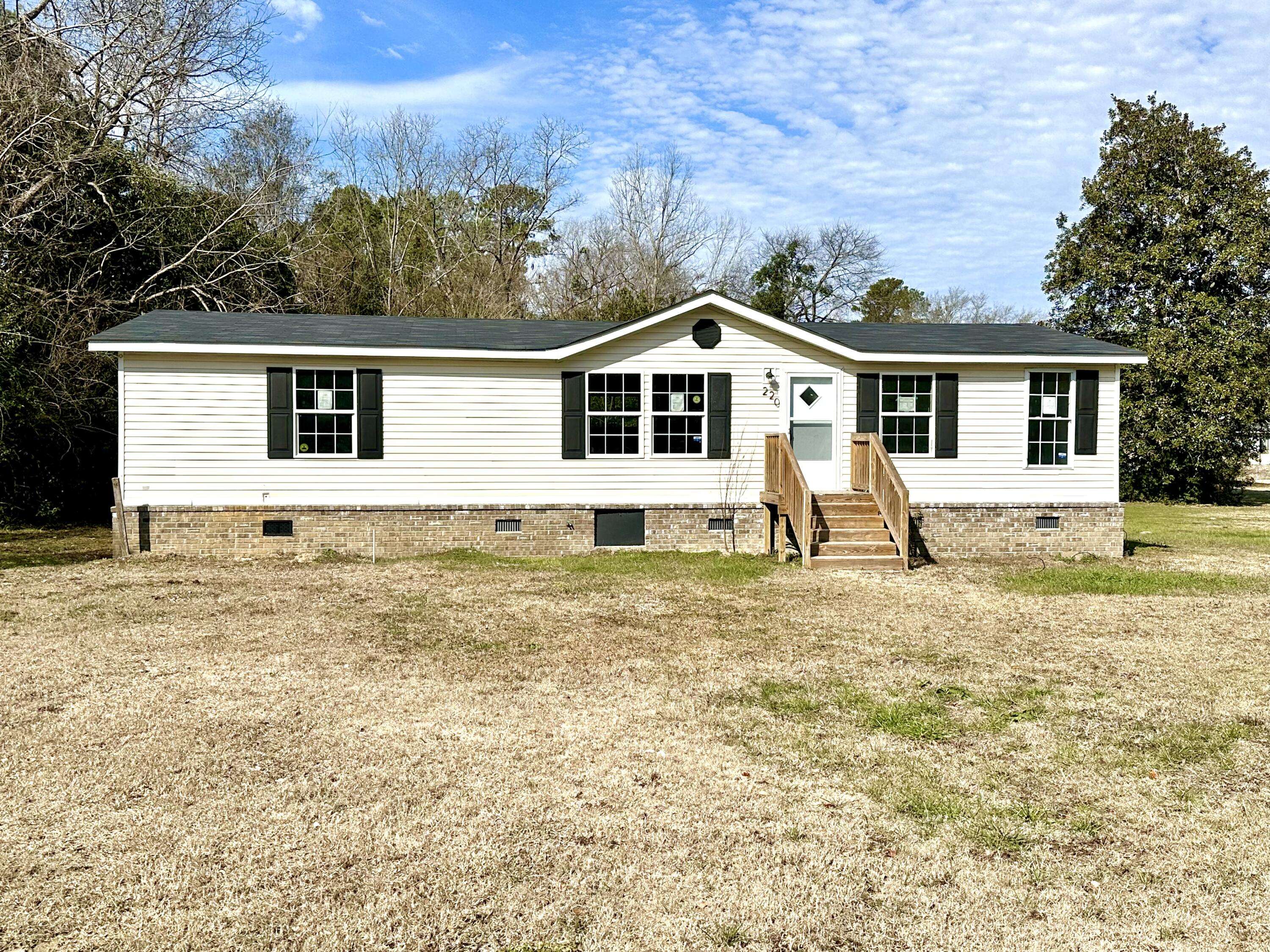 Eutawville, SC 29048,220 Second St