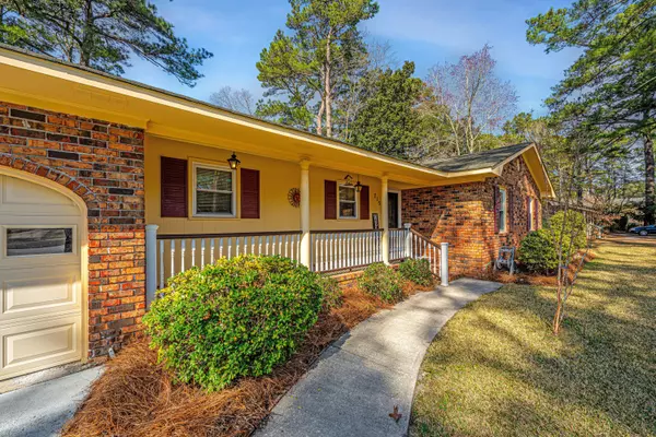 Summerville, SC 29483,715 Old Golf Rd