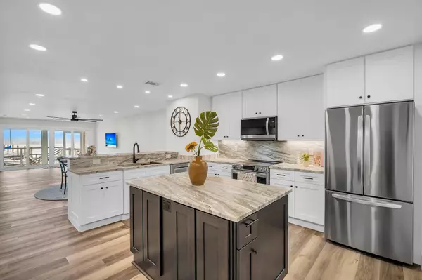 Folly Beach, SC 29439,64 W Mariners Cay Dr