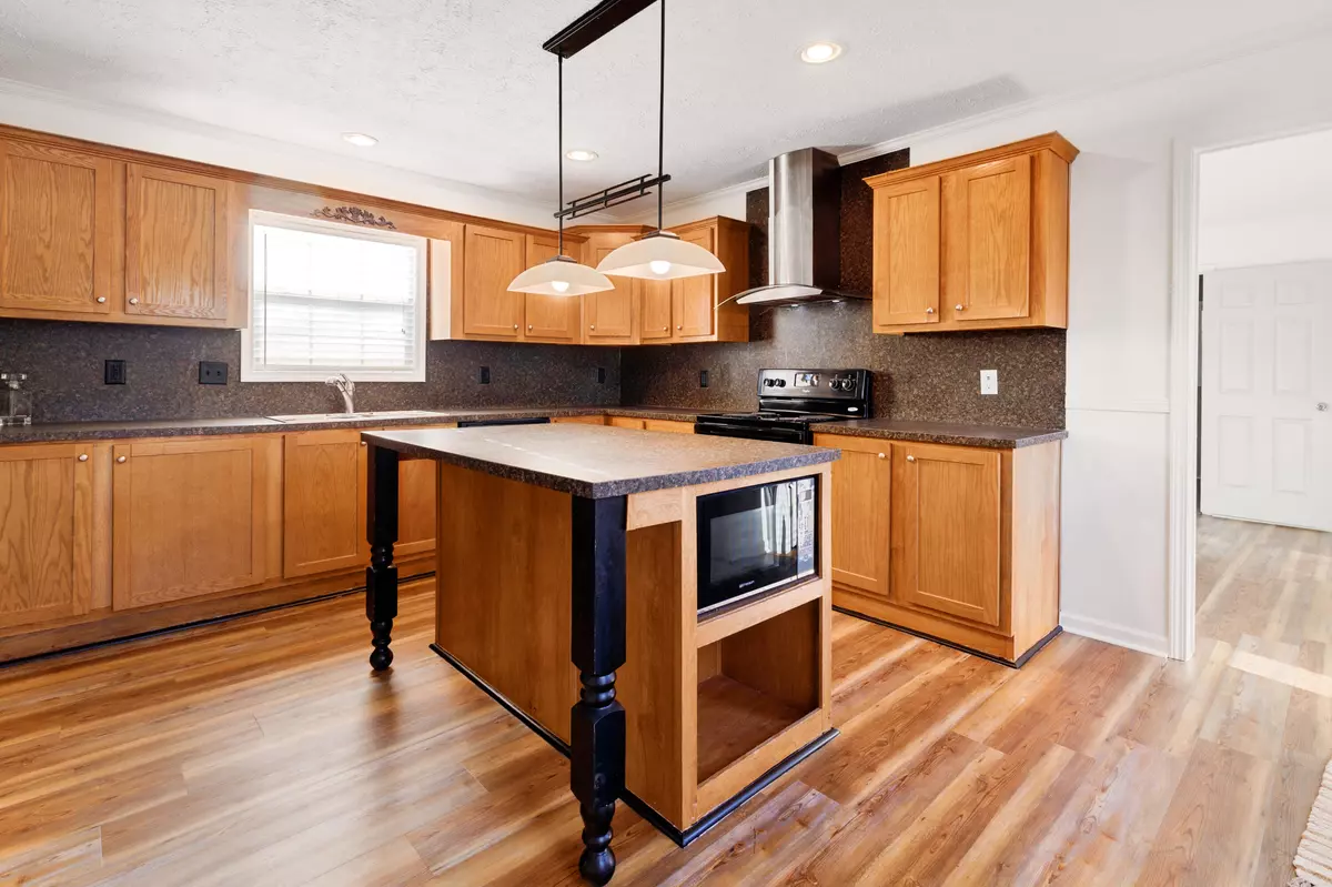 Bonneau, SC 29431,166 Dawsey Dr