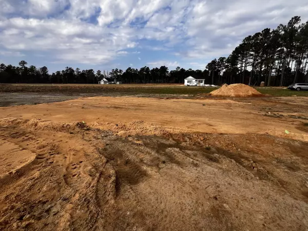 38 River Bluff Ln Salters, SC 29590