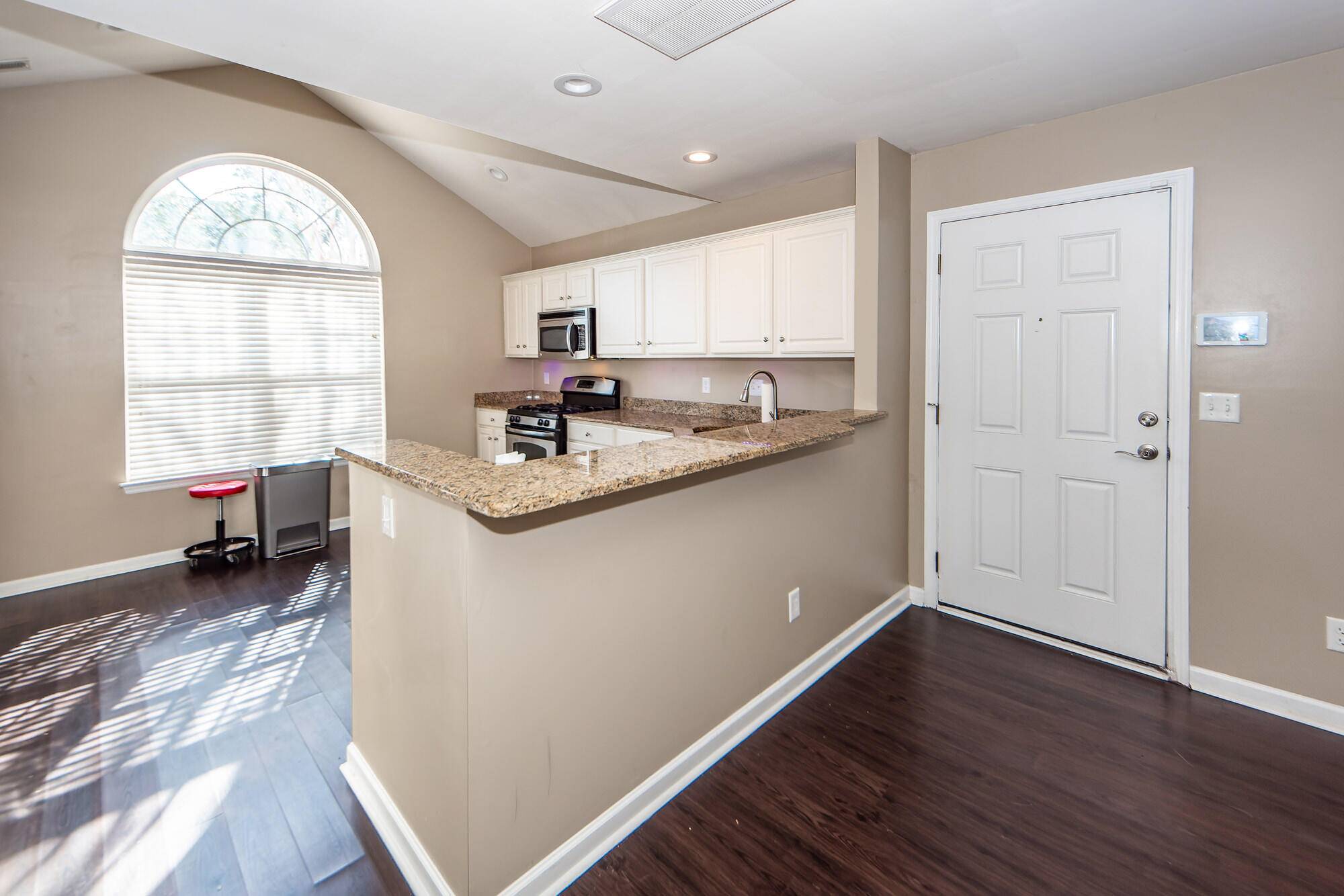 North Charleston, SC 29420,5215 Chicory Ln