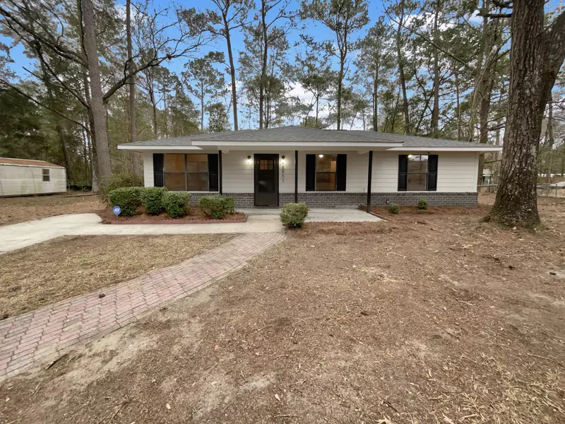 5863 Octavia Ave, Ravenel, SC 29470