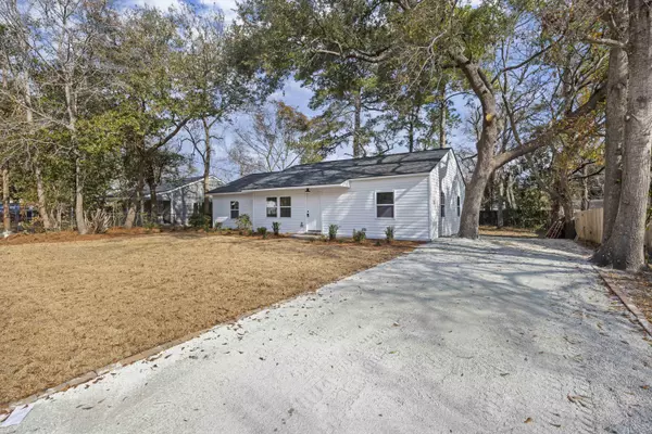 Hanahan, SC 29410,5816 Sedgefield Dr