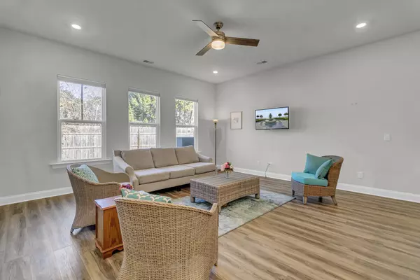 Mount Pleasant, SC 29466,3066 Emma Ln