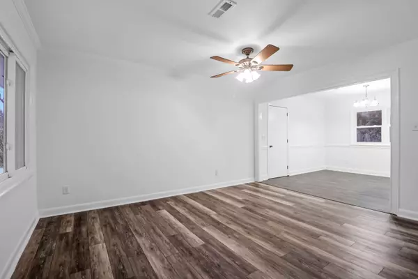 Summerville, SC 29483,124 Helen Dr