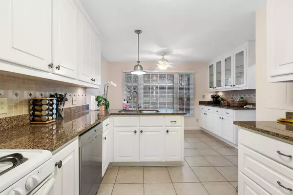 Charleston, SC 29401,133 Wentworth St