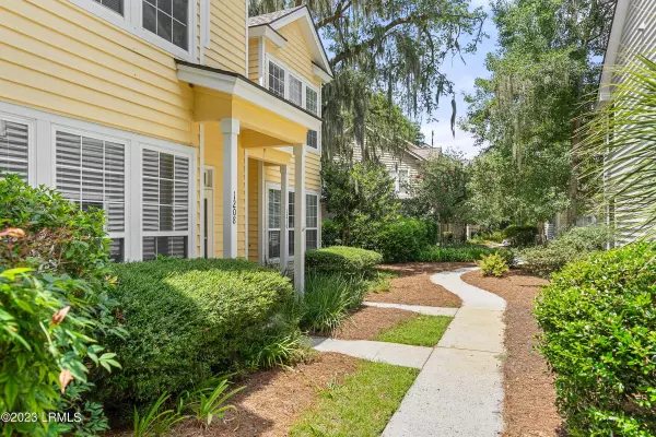 Beaufort, SC 29902,1208 Barnwell Bluff