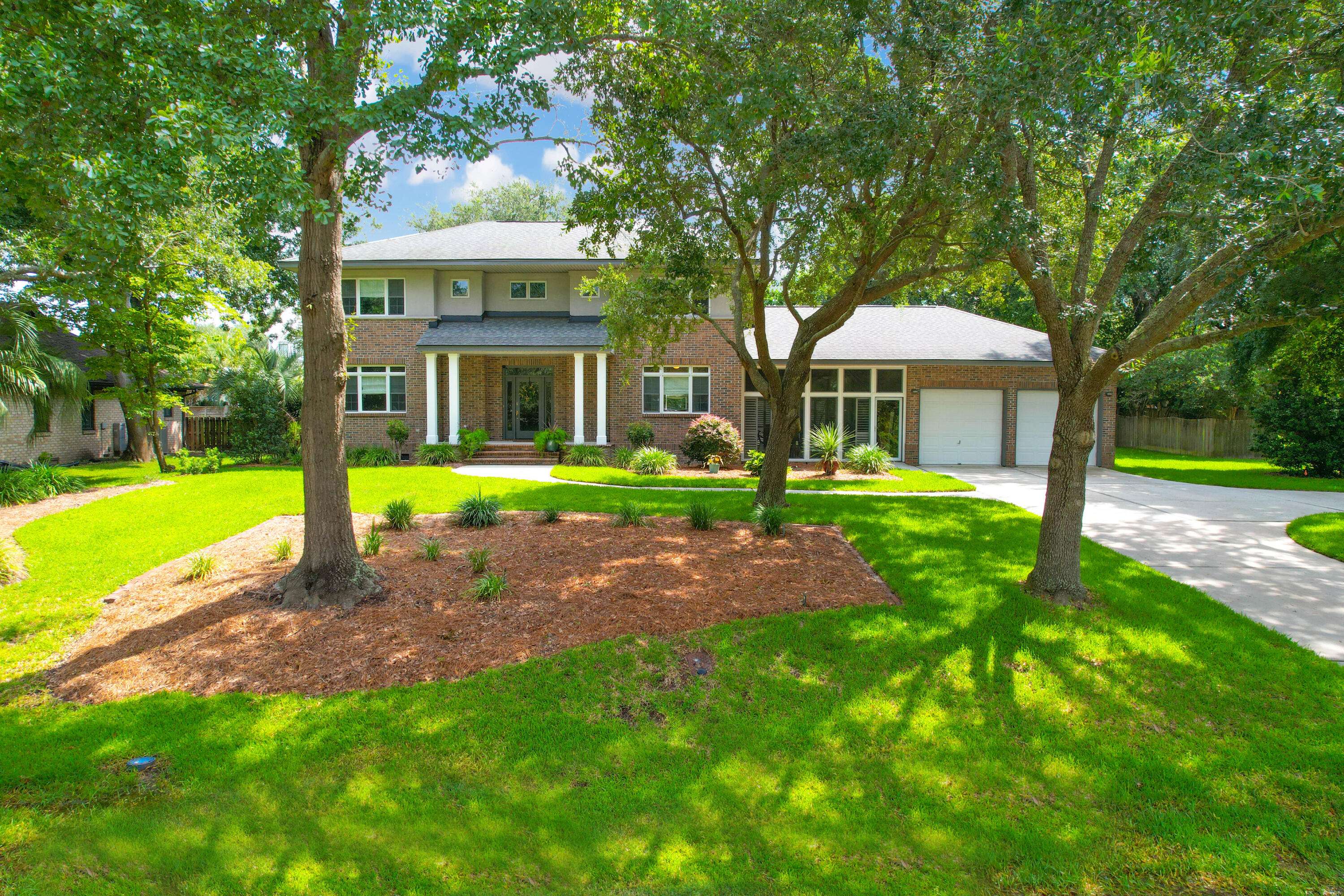652 E Hobcaw Dr, Mount Pleasant, SC 29464