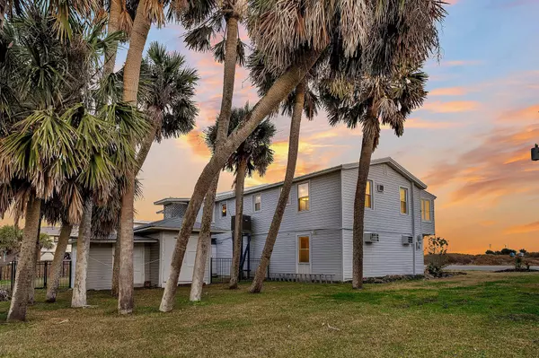 Edisto Beach, SC 29438,407 Palmetto Blvd