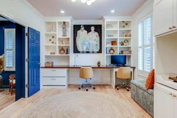 Mount Pleasant, SC 29466,1886 Omni Blvd