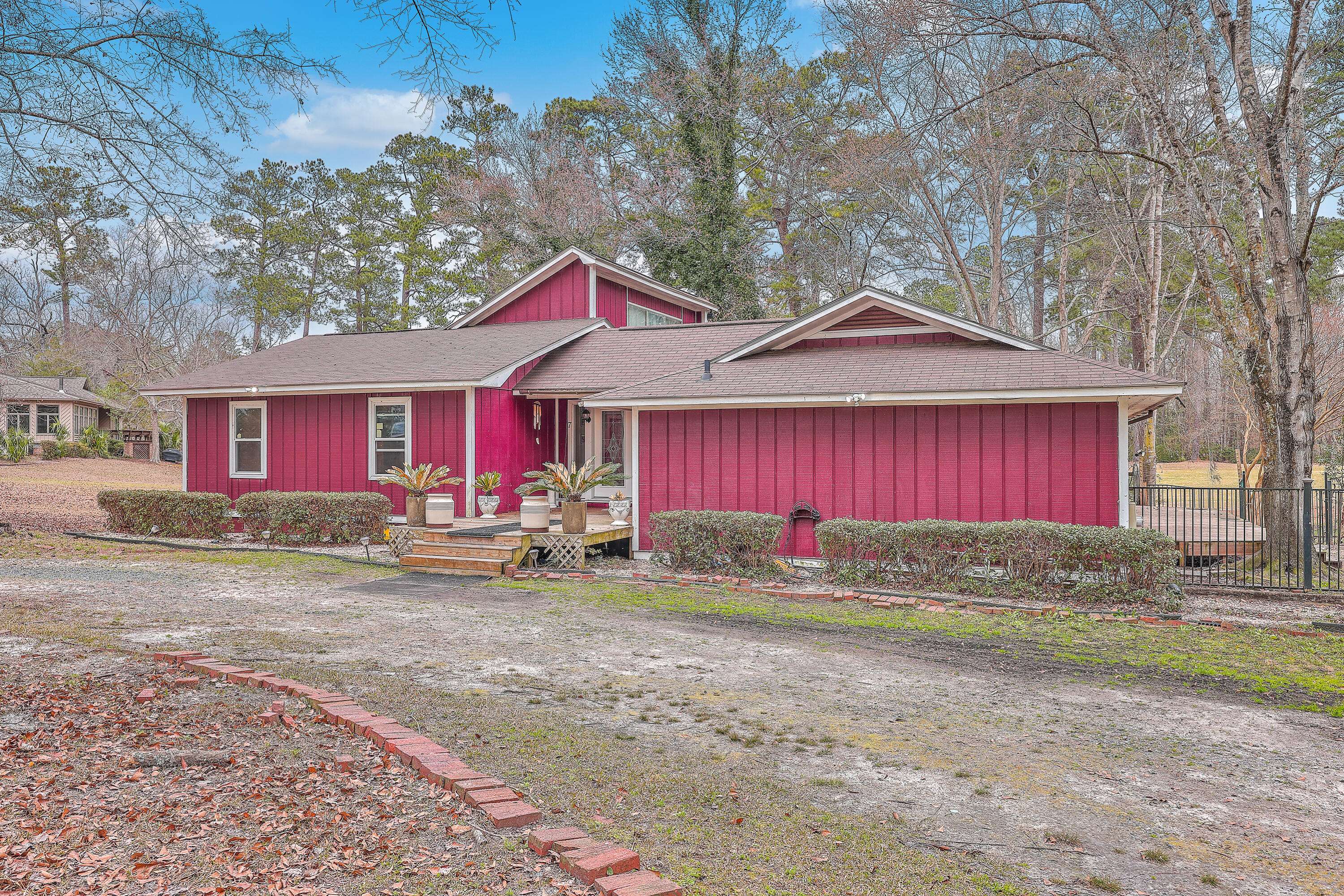 7 Dogwood Ln, Walterboro, SC 29488