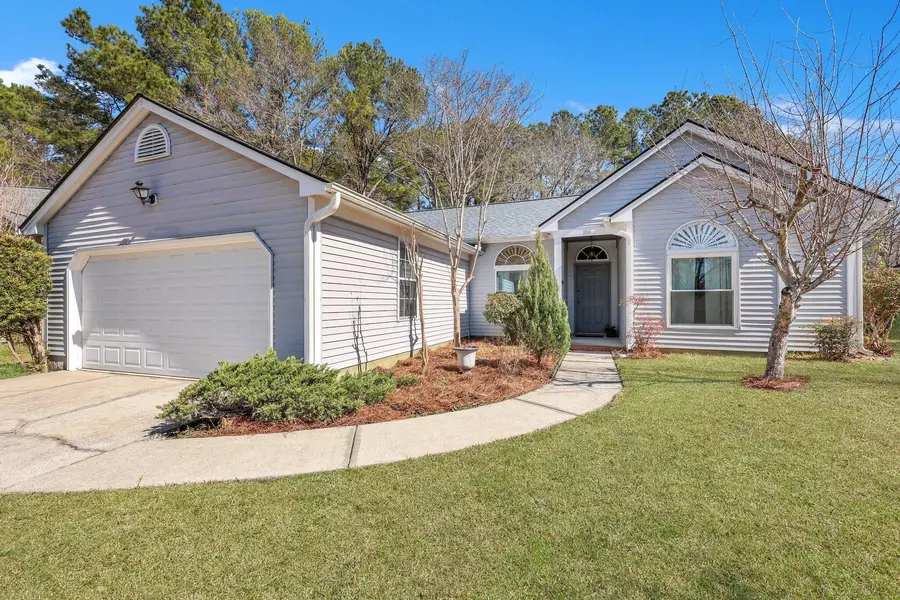 106 Ranworth Ln, Summerville, SC 29485