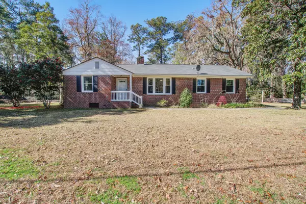 425 Ravenwood Rd, Walterboro, SC 29488