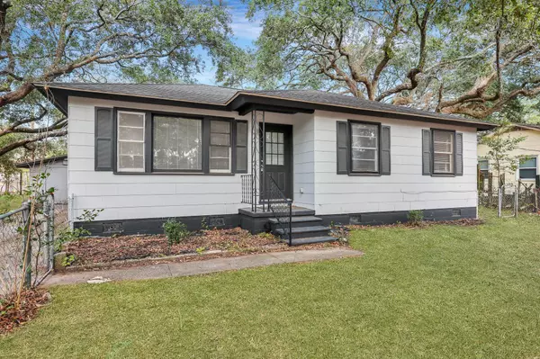 North Charleston, SC 29405,1652 Larry St