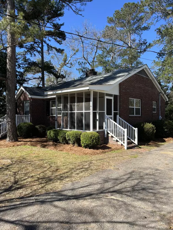 Elloree, SC 29047,460 Hampton St