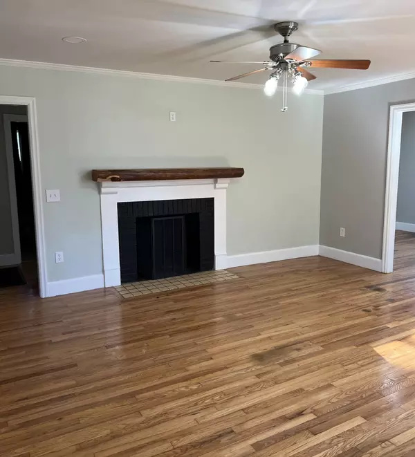 Elloree, SC 29047,460 Hampton St