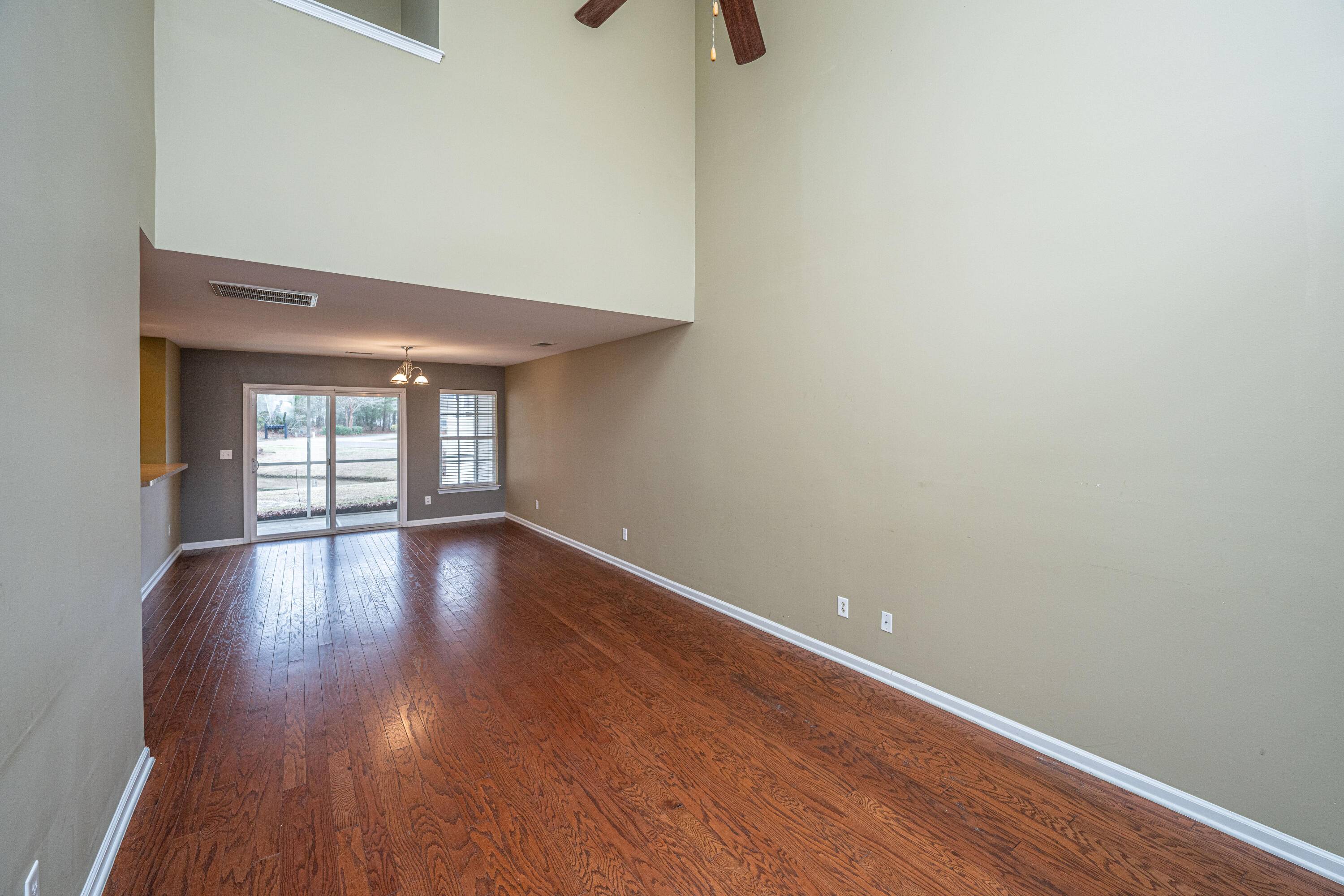 North Charleston, SC 29406,8857 Gable St
