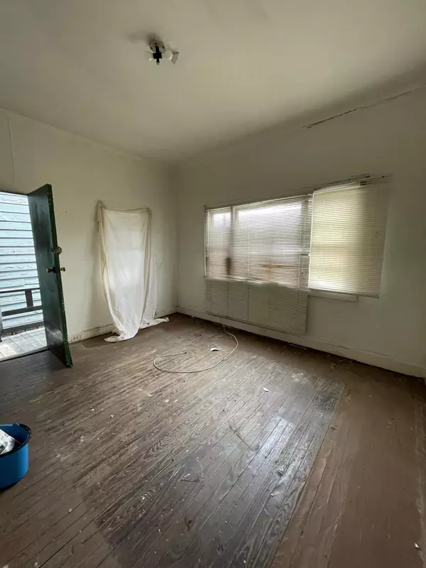 Charleston, SC 29403,90 Romney St