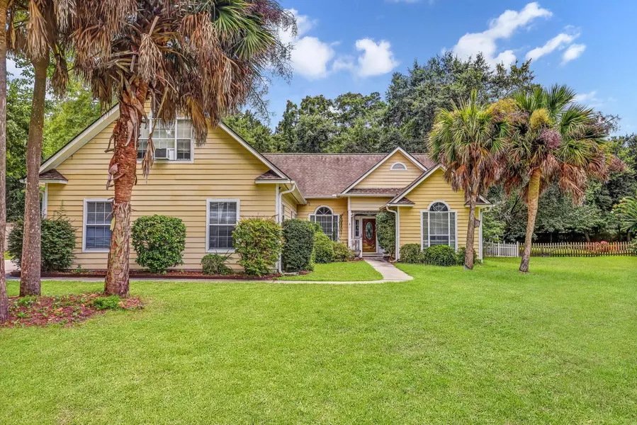 31 Christine Dr, Ladys Island, SC 29907