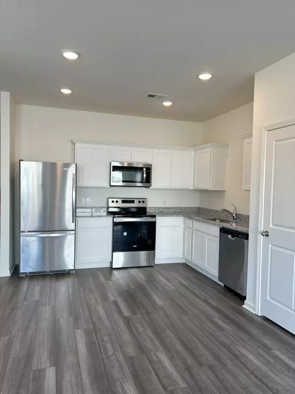 Summerville, SC 29486,2104 Scarlett Maple St