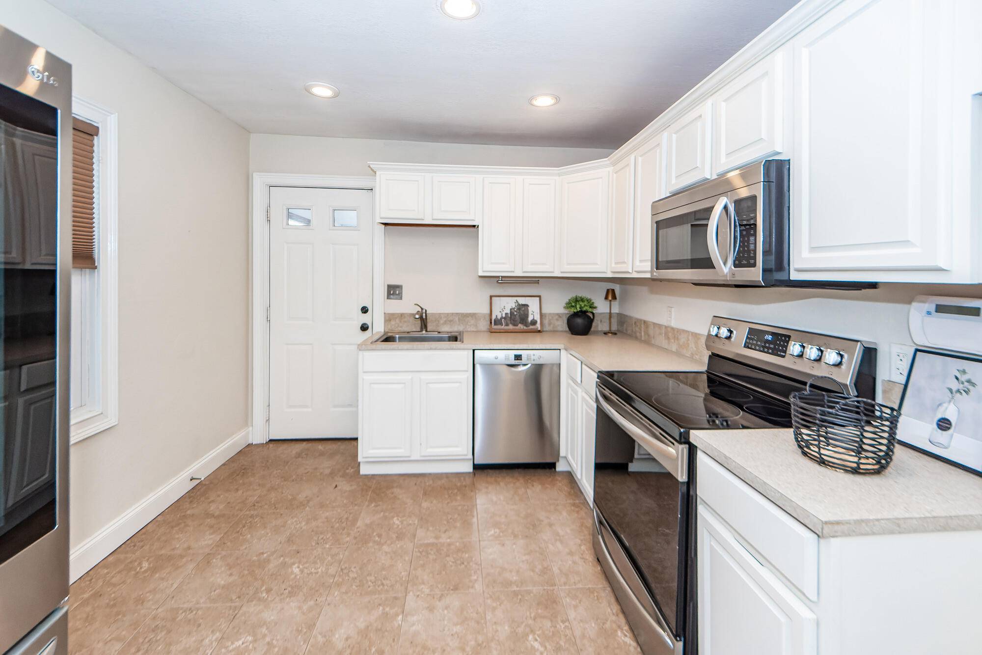 Goose Creek, SC 29445,340 Annette Dr