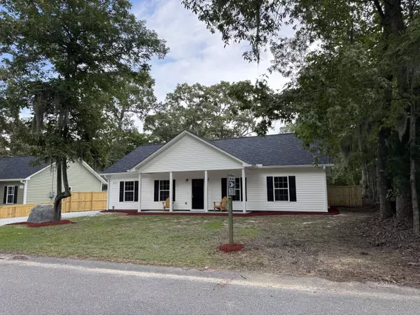 Eutawville, SC 29048,215 Middleton St