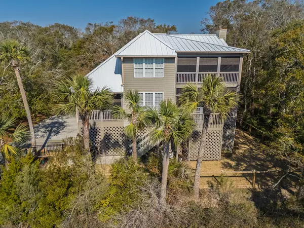 308 Jungle Rd, Edisto Beach, SC 29438