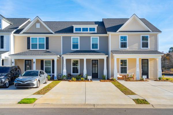 814 Alma Square Dr, Moncks Corner, SC 29461