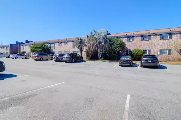 Charleston, SC 29407,867 Colony Dr #F-82