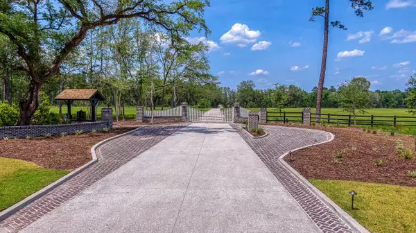 Ravenel, SC 29470,207 Oyster Catcher Rd