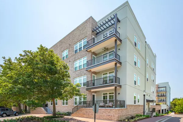 Charleston, SC 29492,145 Pier View St #316