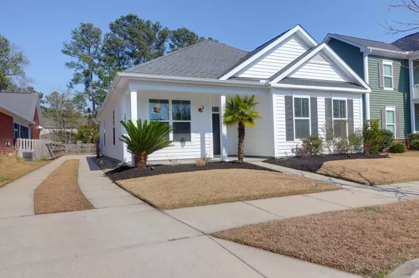 3042 Moonlight Dr, Charleston, SC 29414