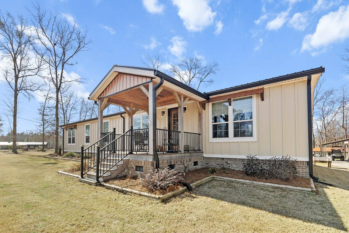 Eutawville, SC 29048,586 Belvedere Dr