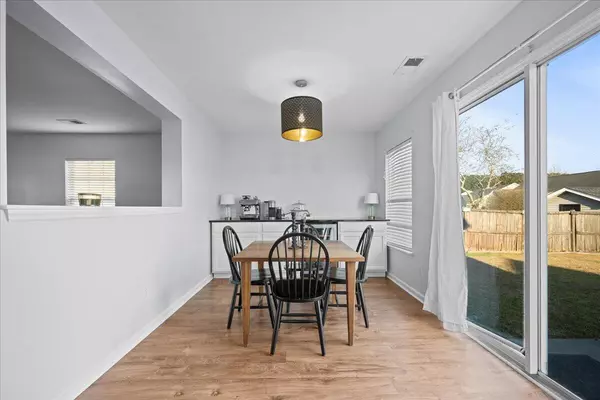 Summerville, SC 29483,521 Holiday Dr