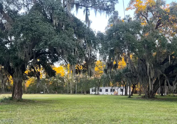 5355 Old Military Rd,  Adams Run,  SC 29426